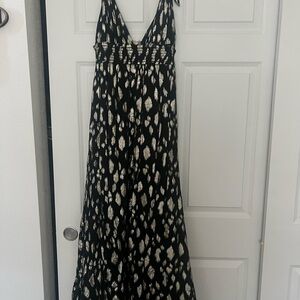 Elegant Black and White Maxi Dress
